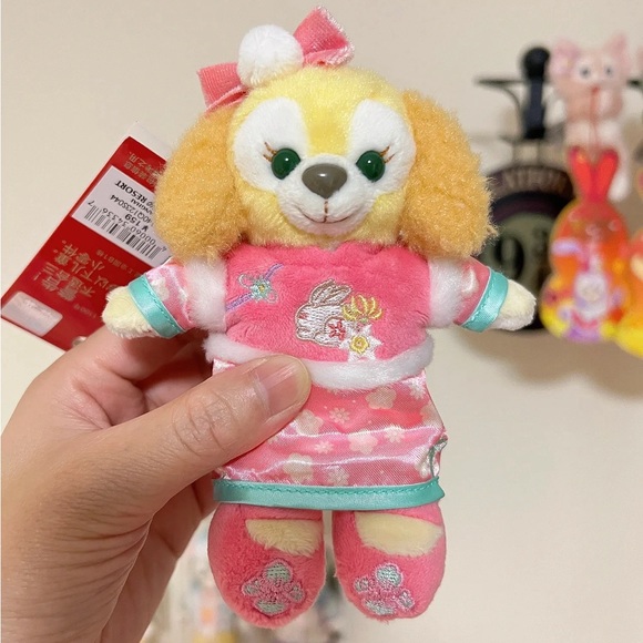 Shanghai Disney 2023 New Year CookieAnn Plush Keychain 🍪 - Picture 3 of 3